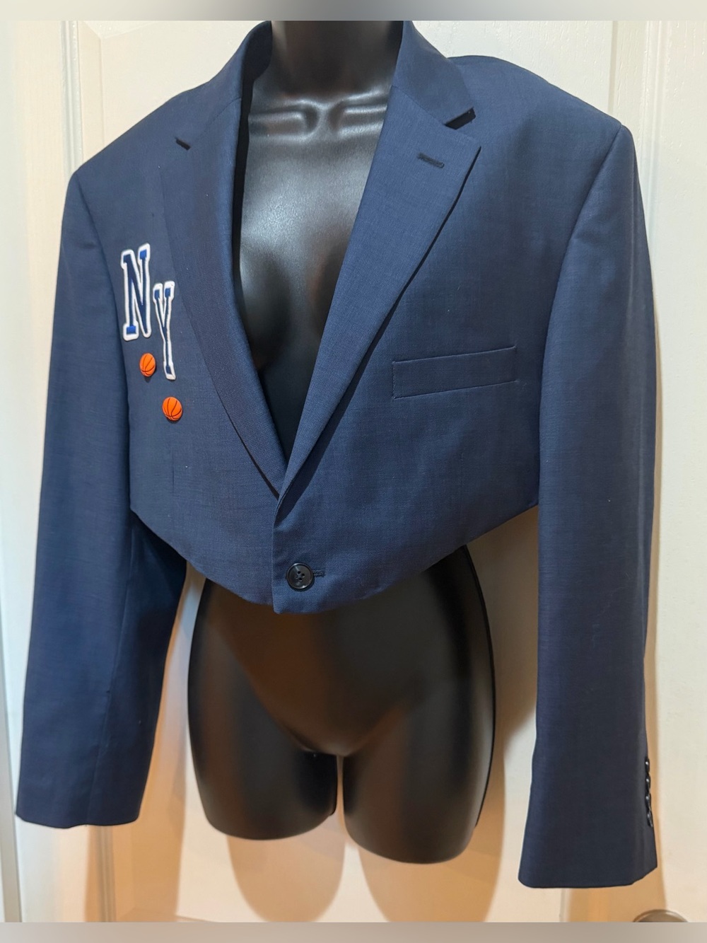 UPcycled NY KNICKS inspired Cropped Navy Blazer Jacket with Lettering size L - Picture 3 of 4